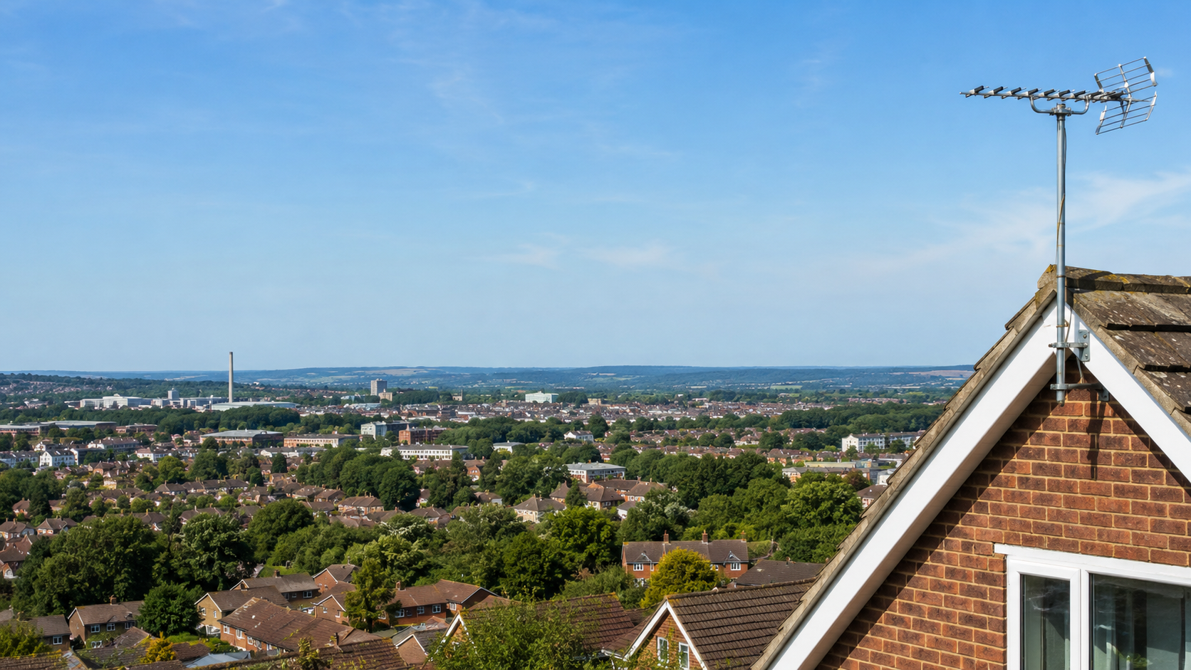 TV aerial above Bedworth rooftops for local aerial installation